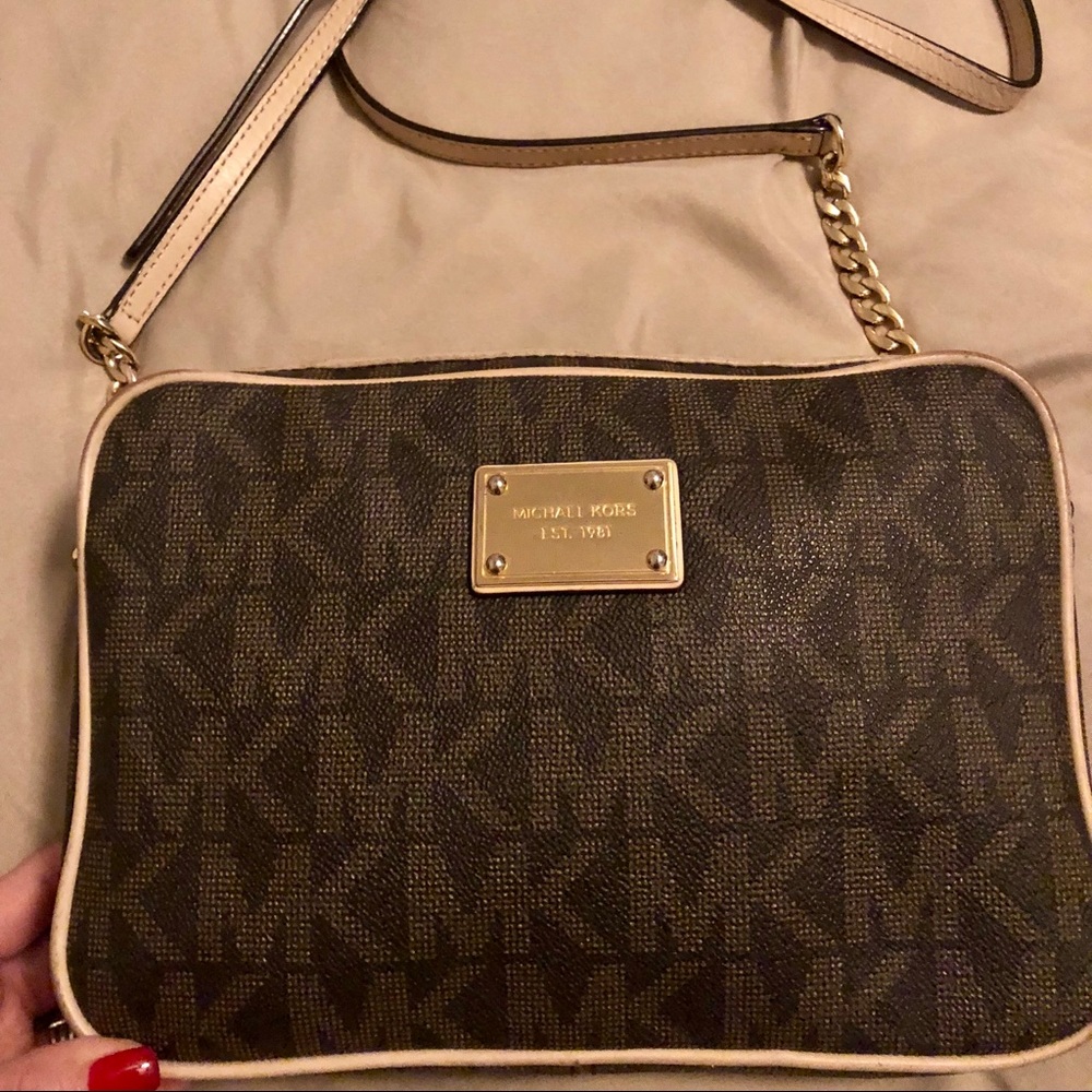 Beautiful in very good condition authentic MK.